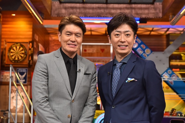 【写真を見る】大物ゲストを迎える「ウチのガヤがすみません!」。ガヤ芸人たちの気合も違う!?