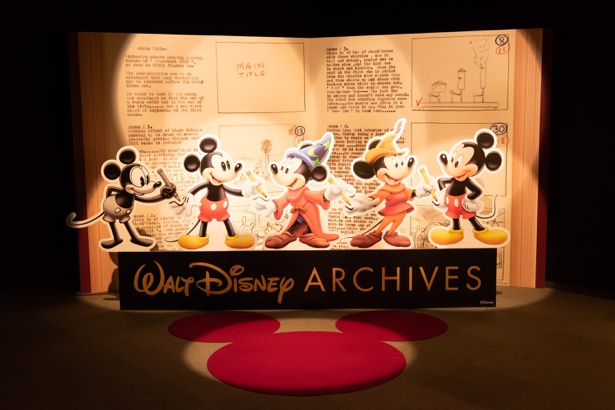東京会場から初登場したフォトブースでは、本展覧会のロゴでもある歴代のミッキーマウスと写真が撮れる