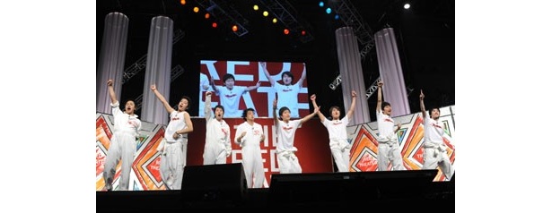 「LIVE STAND 2010」は、7月19日(月・祝)までの開催
