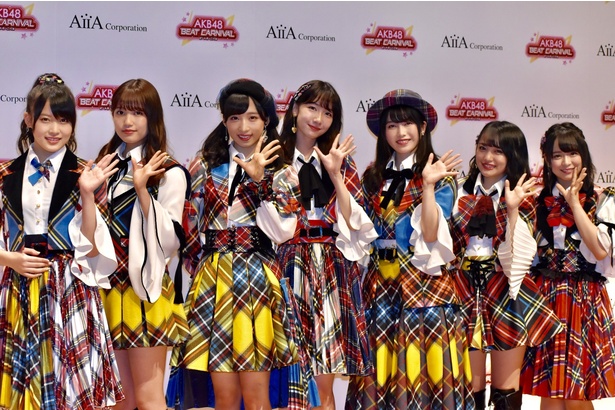 発表会に出席したAKB48のメンバー