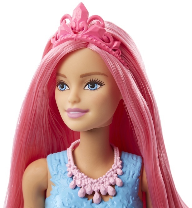 【写真を見る】ピンクのヘアカラーが特徴的な、プリンセス仕様のバービードールもセットに！