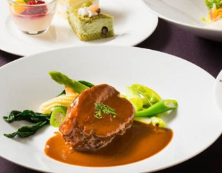 9月限定！開業40周年を迎えるホテルニューオータニ博多に特別仕様のランチ＆ディナーが登場