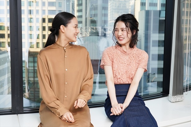 【写真を見る】蒼井優演じる”お姉さん”との組み合わせが「すごく素敵なバランスになった」と語る北香那