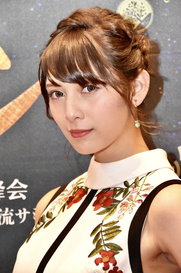 【写真を見る】審査員として中国モデルデビュー日本予選2018に出席したアンジェラ芽衣さん