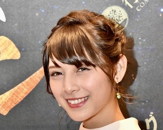 アンジェラ芽衣「ステージでは、最初から最後まで力を抜かずちゃんと笑顔で120％を保つ」