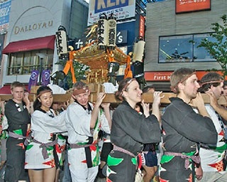 伝統文化に、らきすた神輿も！夏休みにまだ間に合う首都圏の祭り3選