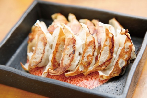 極虎餃子 通町店(久留米市通町) / 「焼餃子」(6個259円、写真は2人前)