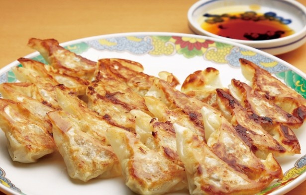 ぎょうざ専門店 湖月(久留米市六ツ門町) /「餃子」(10個648円)