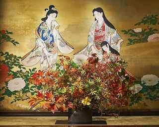 文化財に過去最大57流派が集う、花の祭典「いけばな×百段階段2018」