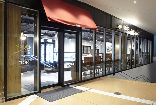 FLORの日本第1号店。店内にはカウンターも含め89席のイートインスペースがあり、ゆったりとジェラートを楽しむことができる
