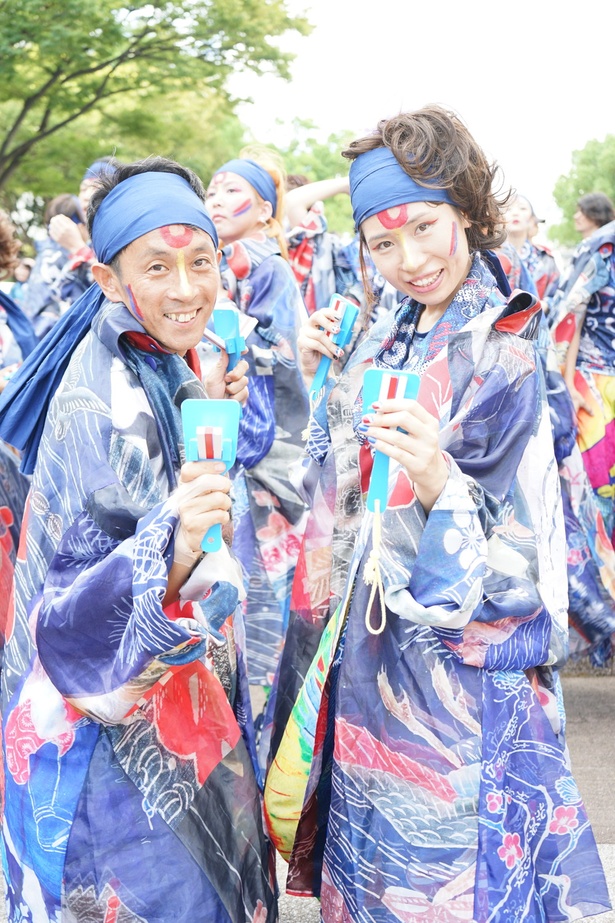  会場で見つけた華やかな踊り手たち