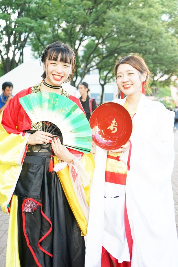  会場で見つけた華やかな踊り手たち