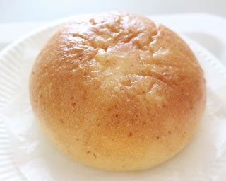 ファミマ中華まんの進化が止まらない！新感覚“焼きパオズ”も登場