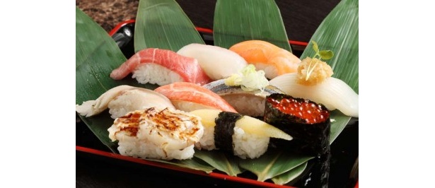 回転寿しクリッパーでは、8/6（金）〜8/8（日）限定で、北海道ウォーカー持参で、全57種類のネタから10貫選んで￥1010という「ウォーカー限定10貫チョイスセット」が