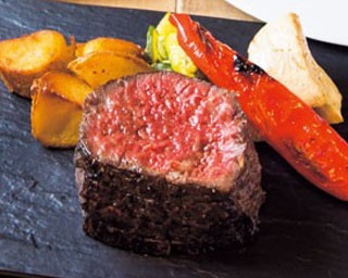 極厚ステーキが驚きの柔らかさ！大阪「D-Steak」でこだわり満載のお肉を