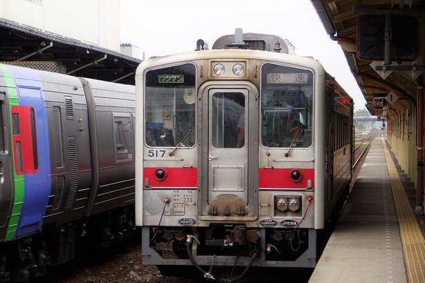 釧路駅に停車中の花咲線の快速列車