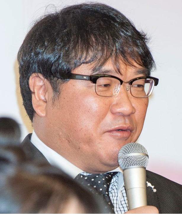 余裕の表情で直腸内触診検査を受けたカンニング竹山
