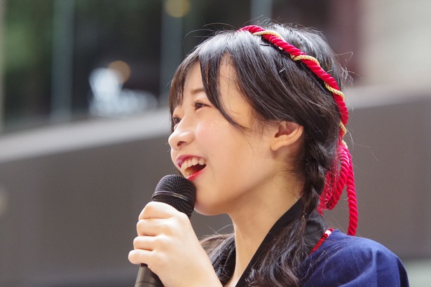 キャナルシティ博多で「『Q月Q日勝手にLinQの日』お祝いフリーLIVE」を行った、九州のアイドルグループ・LinQの涼本理央那