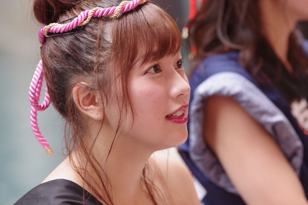 キャナルシティ博多で「『Q月Q日勝手にLinQの日』お祝いフリーLIVE」を行った、九州のアイドルグループ・LinQの高木悠未 