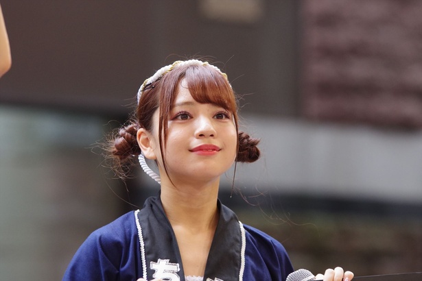 キャナルシティ博多で「『Q月Q日勝手にLinQの日』お祝いフリーLIVE」を行った、九州のアイドルグループ・LinQの安藤千紗