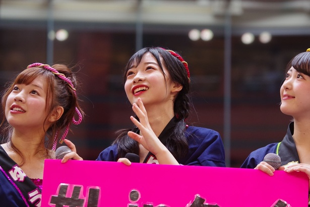 キャナルシティ博多で「『Q月Q日勝手にLinQの日』お祝いフリーLIVE」を行った、九州のアイドルグループ・LinQの涼本理央那