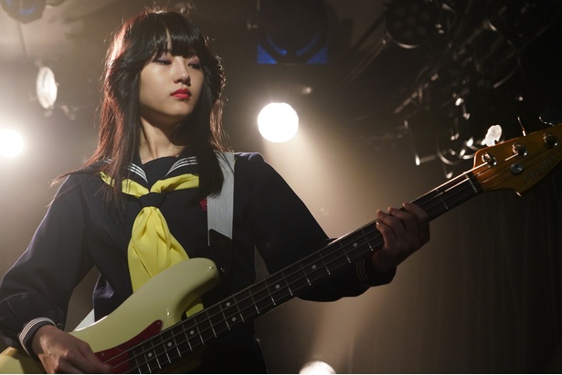 川崎明美役の若月佑美