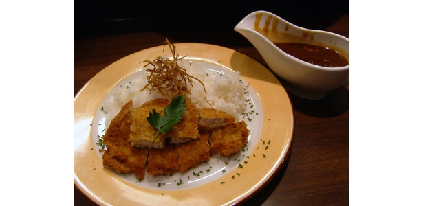 プロレスラーが腕をふるう“三ツ星”カレーの実力