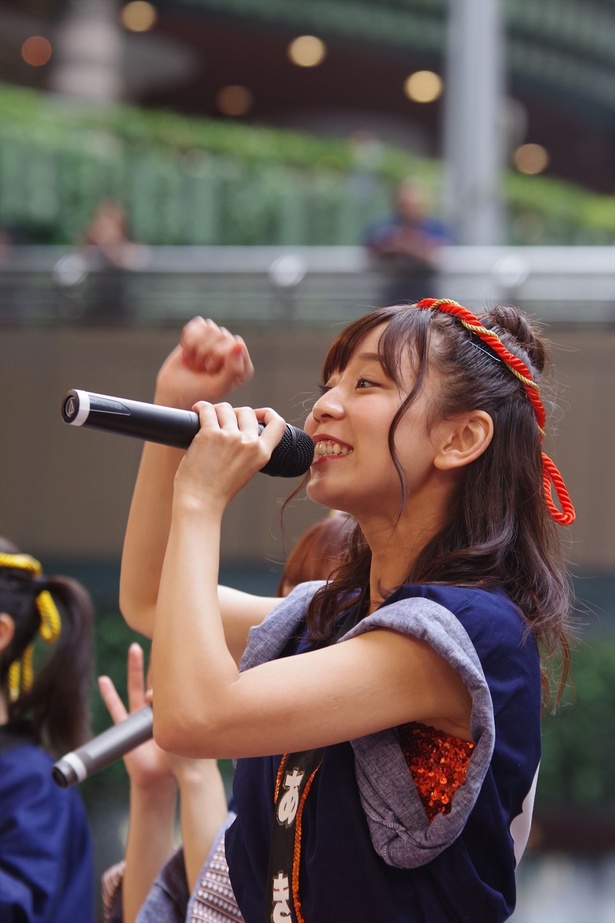 キャナルシティ博多で「『Q月Q日勝手にLinQの日』お祝いフリーLIVE」を行った、九州のアイドルグループ・LinQの吉川千愛