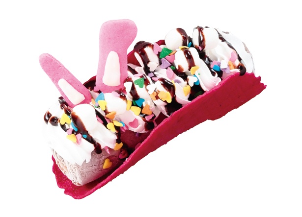 アメリカで流行中の最先端スイーツ。「FUWA CANDY STORE」の「アイスクリームタコス」(600円)。チョコレートのロールアイス入り