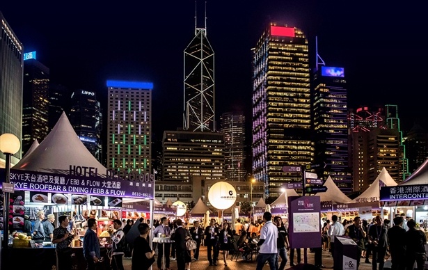香港島の夜景をバックに今年も開催される「CCB(Asia)香港ワイン＆ダイン・フェスティバル」