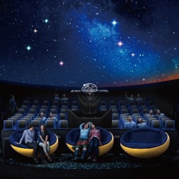 コニカミノルタプラネタリウムの「三日月シート」