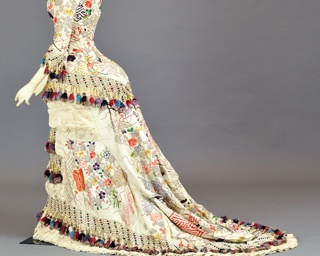 国内唯一とされる小袖地のドレスは必見！佐賀・徴古館で特別展開催
