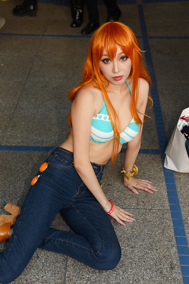 『ONE PIECE』のナミに扮するsayakaさん