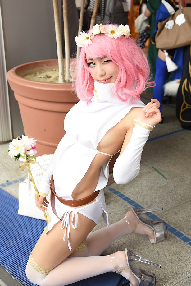 オリジナル衣装でイベントに参加した望月もち子さん