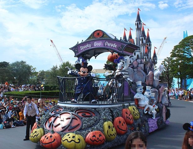 ディズニーの仲間たちは、たちまちゴーストに大変身する
