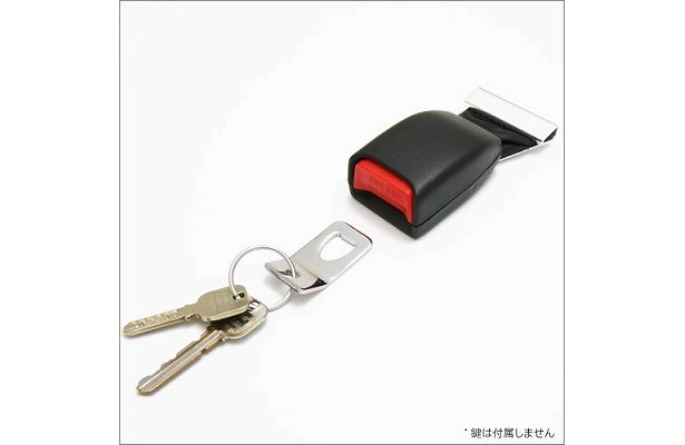 バックルの「PRESS」を押せば簡単に取り外せる