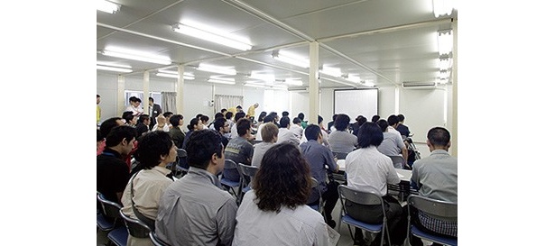 高さ150メートルまでの工事現場と内部を初公開とあって、集まった報道陣は100人以上！