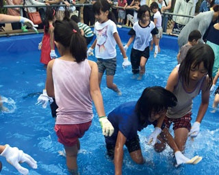 子どもたちが魚の魅力を学ぶ「福岡さかなまつり魚宴」がベイサイドプレイス博多で開催