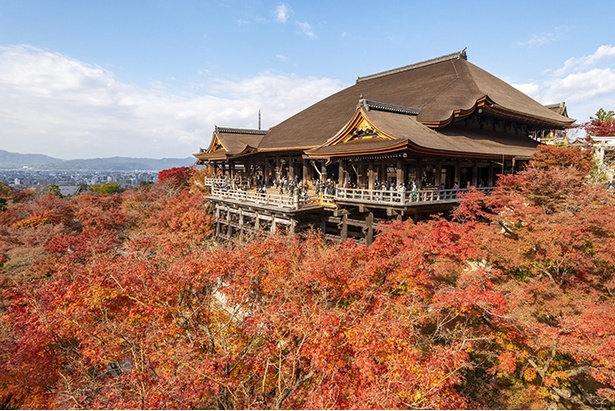 京都の中でも大人気の紅葉スポット、清水寺