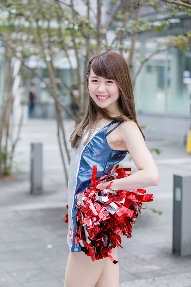 メディアで話題の福岡の美女チアリーダーKANA