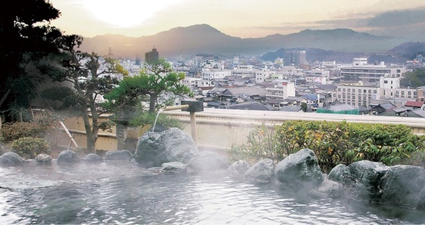 ホテル春慶屋 / 展望露天風呂があるのは武雄市内でここだけ