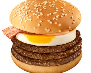 3段重ねのビーフパティがボリューム満点！マクドナルドの新商品「月光バーガー」が登場