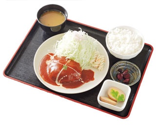 100％神戸ポークで旨味たっぷり！手ごねのソフトな口当たりがたまらないハンバーグ「dining 武田」