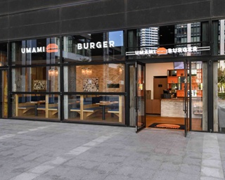 店舗限定メニューは新感覚バーガー!? 「UMAMI BURGER」がみなとみらいにオープン