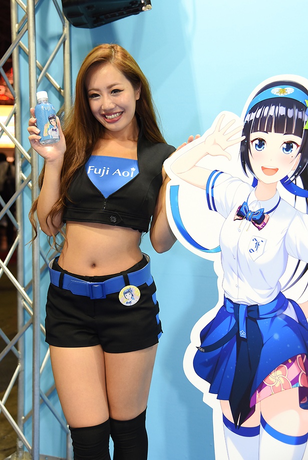 Smarpriseブースのコンパニオン