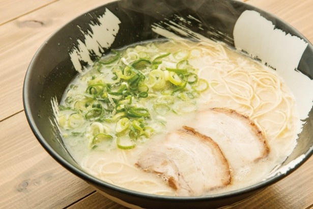 博多らーめん ちゃんぽんひるとよる(福岡市中央区大名) / 「らーめん」 (600円)