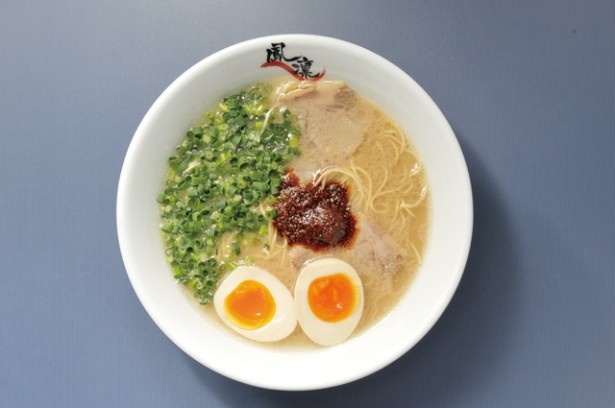 らーめん屋 鳳凛(福岡市中央区春吉) / 「味玉らーめん」(790円)