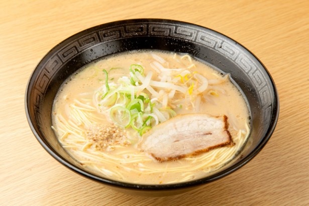 楽勝ラーメン(福岡市中央区天神) / 「楽勝ラーメン」(390円)