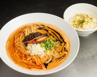 新潟のご当地麺とオリジナル担々麺で勝負「麺屋 愛心 町屋店」