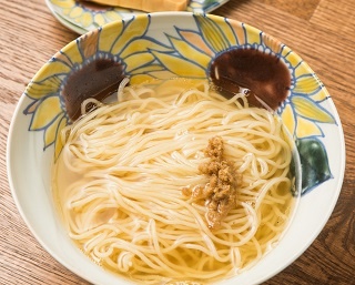 地元食材ノドグロ煮干しのみのオリジナル淡麗スープ「Ramen＆Bar ABRI Ebisu」